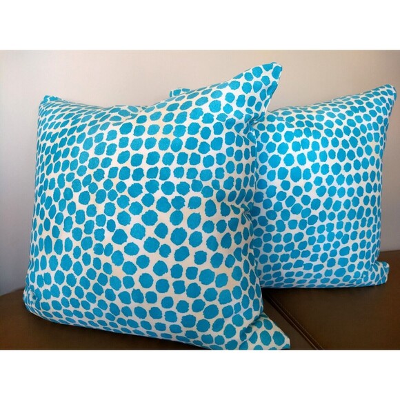 2 GENEVIEVE GORDER Turquoise Dot 20X20 IN/OUTDOOR Zipper Throw Pillow Covers NEW - Picture 1 of 6